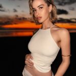 Elena Kamperi Instagram – Pura vida🥥