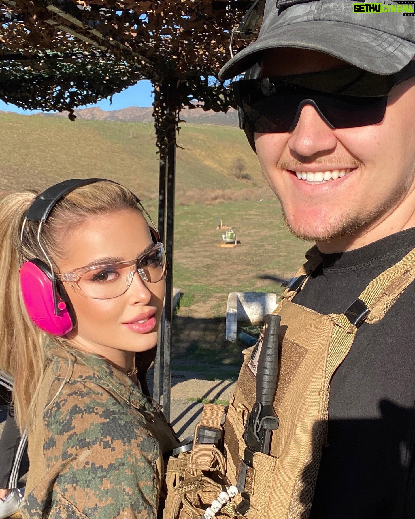 Elena Kamperi - 63.7K Likes - Sir, yes, sir.