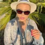 Elena Lenina Instagram - Не путать туризм с эмиграцией) Листай карусель из 10 видео с советами! Остальное - в эфрчике номер 11 на youtube-канале «Лена Ленина»! Подпишитесь там! На кофеек зову только подписчиков моего ютюб-канала и Телеграм-канала (ссылка на него в шапке профиля👆) #леналенина #прямойэфир #эфирчик #ютюбканал #советы