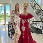 Elena Lenina Instagram - У меня, все-таки, самые красивые и умные подруги! Красавица и умница @yulia_vokach живет в Каннах и занимается инвестициями в недвижимость. А ещё она могла бы быть королевой красоты или супермоделью, но выбрала ум)) Обожаю моих подруг))) На фото она у меня в гостях в @villa_palacedelys_cannes #cannes @lenaleninaofficial