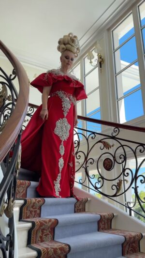 Elena Lenina Instagram - @villa_palacedelys_cannes @arayikgabajyanofficial  @sedrak78 @lenaleninaofficial @festivaldecannes