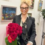 Elena Lenina Instagram - Я впервые в жизни в Армении и в Ереване)) В восторге от милых, добрых и гостеприимных местных жителей))) А также от прекрасной кухни и уютных кварталов)) Огромное спасибо @arakelyan_marina за интервью, ради которого я прилетела в Ереван)) И за то, что я нашла всего за сутки новых прекрасных друзей (листайте галерею): Кристина Налбандян, владелица туристического агентства для крутяков « Tour-Delice » @katy_kvn, а также @juliamargaryan21, @lauraashleyarmenia, @arayikgabajyanofficial, @serjharutyunyan и многие-многие другие замечательные и талантливые люди))