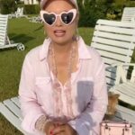 Elena Lenina Instagram - Замуж за европейца. Листайте карусель, в ней несколько видео) Остальное - в часовом эфирчике номер 12 на YouTube-канале «Лена Ленина»! Подпишитесь там на новики! На кофеек хожу только с теми, кто подписан)) #леналенина #эфирчик #прямойэфир #психология #европа