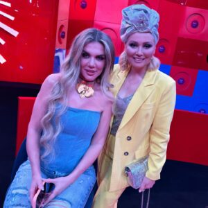 Elena Lenina Instagram - Не скажу, что мы сегодня делали, с кем и для какого-канала) По договору не положено))