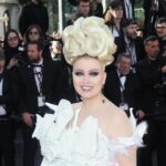 Elena Lenina Instagram - Пока я сожалею об отъезде из Канн и обо всех отрезанных (ранее специально к Каннам наращенных) волосах, давайте теперь, без привязки к платьям, выберем лучшую прическу Каннского фестиваля 2024 и еще рукоплескнем чемпиону Армении и Европы по парикмахерскому искусству @sedrak78 ))) Итак, какая прическа Вам понравилась больше: 1, 2, 3 или 4? #леналенина #прически #каннскийфестиваль #elenalenina #coiffure #festivaldecannes