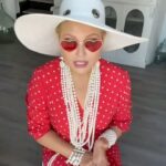 Elena Lenina Instagram - О женщинах в бизнесе листайте галерею отрывков видео здесь, но подробно весь эфирчик номер 15 смотрите на youtube-канале «Лена Ленина»! Подпишитесь на него и нажмите там на колокольчик, чтобы не пропускать новинки! #леналенина #предпринимательница #эфирчик #психология #советыпобизнесу #страшныеистории