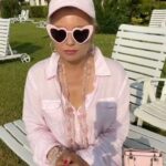 Elena Lenina Instagram - Замуж за европейца. Листайте карусель, в ней несколько видео) Остальное - в часовом эфирчике номер 12 на YouTube-канале «Лена Ленина»! Подпишитесь там на новики! На кофеек хожу только с теми, кто подписан)) #леналенина #эфирчик #прямойэфир #психология #европа