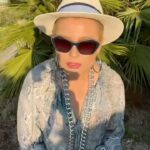 Elena Lenina Instagram - Не путать туризм с эмиграцией) Листай карусель из 10 видео с советами! Остальное - в эфрчике номер 11 на youtube-канале «Лена Ленина»! Подпишитесь там! На кофеек зову только подписчиков моего ютюб-канала и Телеграм-канала (ссылка на него в шапке профиля👆) #леналенина #прямойэфир #эфирчик #ютюбканал #советы