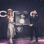 Eleni Foureira Instagram - Δεν έχω λόγια να περιγράψω τη χαρά μου. Νομίζω πως ακόμα τρέμω ή ονειρεύομαι ... Όταν ξεκινούσα πριν χρόνια την πορεία μου, δεν περνούσε καν από το μυαλό μου ότι θα καταφέρω να κατακτήσω έναν διαμαντένιο δίσκο. Αυτό φυσικά δεν θα γινόταν χωρίς εσάς όλους που με αγαπάτε και με στηρίζετε σε όλα μου τα βήματα και σας ευχαριστώ μέσα από τα βάθη της καρδιάς μου. Σας υπόσχομαι πως θα συνεχίσω να δουλεύω σκληρά για να μην σας απογοητεύσω και να καταφέρουμε μαζί να κατακτήσουμε ακόμα περισσότερες επιτυχίες. Και μην ξεχνάτε πως αυτό που ονειρεύεστε ακόμα και εάν δεν το πιστεύετε μπορεί να γίνει πραγματικότητα. Σας αγαπάω πολύ.🩷 ένα μεγάλο ευχαριστώ στον @simsirikisv έναν άνθρωπο που είναι πάντα δίπλα μου διακριτικά με υπομονή και κάνει την πιο σημαντική δουλειά στην καριέρα μου 🙏🏽 ένα τεράστιο ευχάριστω στην @nefelim.th για την Καλλιτεχνική Επιμέλεια αυτού του δίσκου ένα μεγάλο ευχαριστώ στους @panik_entertainment_group @g_arsenakos @liapap και στην αγαπημένη μου @cirocvodka που είναι πάντα δίπλα μου