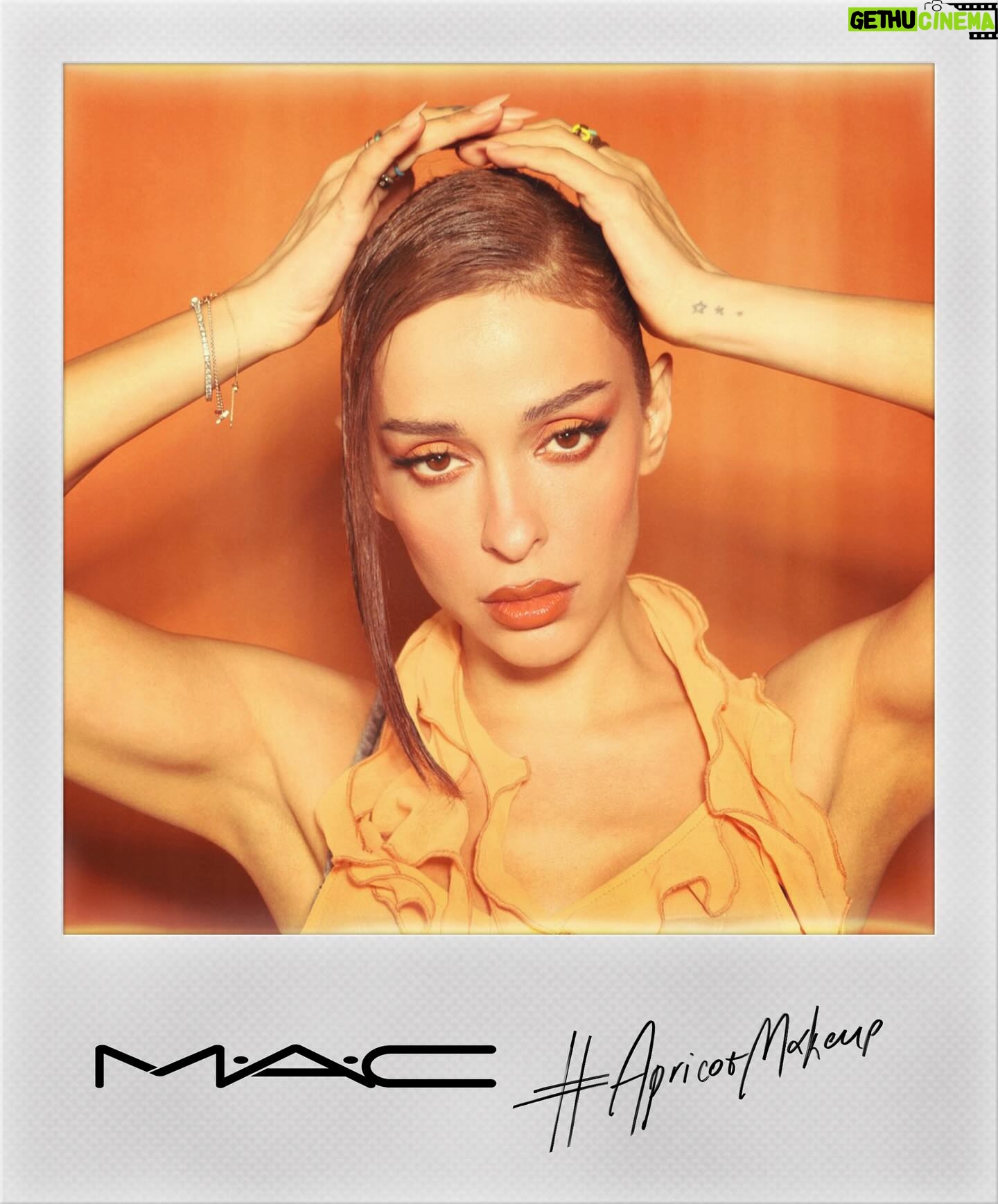 Eleni Foureira Instagram - #apricotmakeup February’s obsession 🍑 @maccosmeticsgreece #ApricotTrend #MACTrend #maccosmeticsgreece #maccosmetics