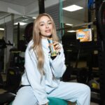 Eleni Foureira Instagram - #ad Boost your pre-workout energy with the new no added sugar Fitness bars! #Nestlefitness #FitnessBars #NoAddedSugarFitnessBar #Createdbyfitness @nestlefitnessgr