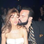 Eleni Foureira Instagram - Εάν με ρωτήσουν από τι φτιάχνεται ένα διαμάντι, τέσσερις λέξεις μου έρχονται στο μυαλό: αγάπη, ευγνωμοσύνη, περηφάνια και πίστη. Περηφάνια για μία τόσο σπουδαία στιγμή που έκανε στάση στο μουσικό μας ταξίδι! Ευγνωμοσύνη για όλο τον κόσμο που στηρίζει κάθε βήμα αυτής της διαδρομής! Πίστη ό ένας στον άλλον χωρίς να την χάνουμε ούτε λεπτό. Αγάπη για αυτό το κορίτσι @foureira που έγινε η πρώτη γυναίκα καλλιτέχνις από τη χώρα μας με διαμαντένιο digital album! Συνεχίζουμε δυνατά το μουσικό μας ταξίδι και να θυμάστε μπορεί ότι λάμπει να μην είναι χρυσός αλλά ότι λάμπει στην Panik Records είναι...διαμάντι 💎 #Panikrecords
