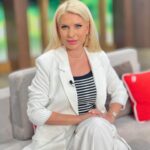 Eleni Menegaki Instagram - Office look! #eleni Κοστούμι #accessfashiongr #elenioutfit #outfitstyle #tomegatokalo