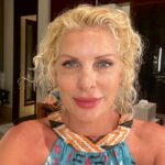 Eleni Menegaki Instagram - Ότι σε κάνει να χαμογελάς δεν είναι ποτέ λάθος ! Υ.γ δεν είναι δικό μου αλλά ταυτίζομαι ! #eleni