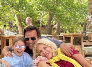Eleni Menegaki Instagram - Μαζί τους κάθε μερα έιναι γιορτή ! eleni #family #love