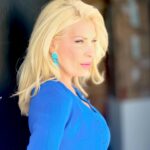 Eleni Menegaki Instagram - Royal blue! #eleni @megatvcom Φόρεμα #tedbaker #atticaofficial Σκουλαρίκια #AmmLove #elenioutfit #bluedress #blueoutfit