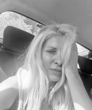 Eleni Menegaki Instagram - Όμορφη μέρα ! #eleni