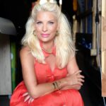 Eleni Menegaki Instagram - Αυτό είναι για έμενα το χρώμα του καλοκαιριού ! #eleni #summer Φόρεμα #antherisofficial Κοσμήματα #Ammlove #elenioutfit #summercolor #summeroutfit #ToMegaToKalo