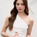 Eleonora Gaggero Instagram - feeling myself with @narciso_rodriguez #allofme #narcisorodriguezparfums #ad