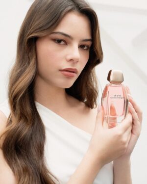 Eleonora Gaggero Instagram - feeling myself with @narciso_rodriguez #allofme #narcisorodriguezparfums #ad