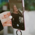 Eleonora Gaggero Instagram - My stomach when I get a text from you: 🦋🦋🦋 Adoro follemente questa cover perché posso cambiare i laccetti e i ciondoli comodamente e avere il telefono sempre a portata di mano🥰 sul sito di caseandme.com avrete lo sconto del 30% con il codice ELEONORA30 🤍 #beYOUtiful #caseandme #adv