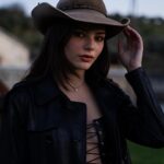 Eleonora Gaggero Instagram - “La ricetta per essere felici? È una domanda che mi pongono spesso, ma noi esseri umani non siamo fatti per arrivare ad un approdo definitivo, ma per stare in viaggio. Questo è un po’ il grande tema, qualcosa che ti faccia, pur nell’orrore e nello smarrimento, rimanere aggrappato alla vita”.