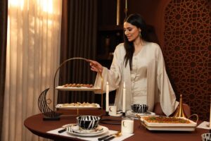 Elham Ali Instagram - مقدمك خير، ياللي ماتشبه الغير
مقدمك خير، يا شهر الخير🌙
مبارك عليكم الشهر الفضيل وتقبل الله منا ومنكم صالح الأعمال 🤲🏻🫶🏼
#الهام_علي
#مقدمك_خير 
#ابيات 
@abyatksa 
@abyatkuwait