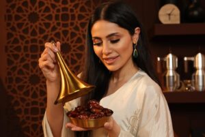 Elham Ali Instagram - مقدمك خير، ياللي ماتشبه الغير
مقدمك خير، يا شهر الخير🌙
مبارك عليكم الشهر الفضيل وتقبل الله منا ومنكم صالح الأعمال 🤲🏻🫶🏼
#الهام_علي
#مقدمك_خير 
#ابيات 
@abyatksa 
@abyatkuwait