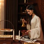 Elham Ali Instagram - مقدمك خير، ياللي ماتشبه الغير مقدمك خير، يا شهر الخير🌙 مبارك عليكم الشهر الفضيل وتقبل الله منا ومنكم صالح الأعمال 🤲🏻🫶🏼 #الهام_علي #مقدمك_خير #ابيات @abyatksa @abyatkuwait