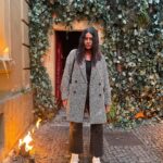 Elham Ali Instagram – New film, new experience #thecello 👻🎻

#تحذير 
اذا ودكم تناموا لاتشوفون باقي الصور 😎

#الهام_علي في #كواليس فلم #تشيللو