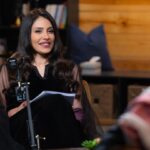 Elham Ali Instagram - وصارت حلقتنا بين ايديكم على منصة #شاهد مجاناً ومع ضيفنا العزيز #محمد_الروقي وحديث عن عظمة بلدنا العظيم في #يوم_التأسيس 🇸🇦 شكراً بحجم السما لقناة #الثقافية على هذا الـ #بودكاست اللي فادنا ويارب نقدر نفيد فيه🙏🏻🤍 البودكاست يعرض على: Apple Podcasts, MBCMOOD, Anghami, Spotify, Deeser #يوم_بدينا🇸🇦 #يوم_التأسيس_بودكاست #mbcpodcasts @mbcpodcastsofficial @thaqafeyah @kld_sqr @rose_designer11