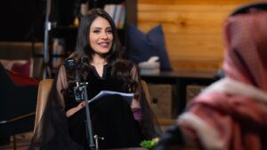 Elham Ali Instagram - وصارت حلقتنا بين ايديكم على منصة #شاهد مجاناً
ومع ضيفنا العزيز #محمد_الروقي وحديث عن عظمة بلدنا العظيم في #يوم_التأسيس 🇸🇦
شكراً بحجم السما لقناة #الثقافية على هذا الـ #بودكاست اللي فادنا ويارب نقدر نفيد فيه🙏🏻🤍
البودكاست يعرض على:
Apple Podcasts, MBCMOOD, Anghami, Spotify, Deeser
#يوم_بدينا🇸🇦 
#يوم_التأسيس_بودكاست
#mbcpodcasts 
@mbcpodcastsofficial 
@thaqafeyah 
@kld_sqr 
@rose_designer11
