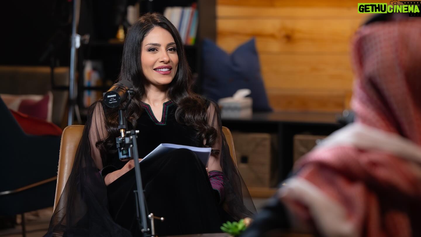 Elham Ali - 3 Likes - وصارت حلقتنا بين ايديكم على منصة #شاهد مجاناً
ومع ضيفنا العزيز #محمد_الروقي وحديث عن عظمة بلدنا العظيم في #يوم_التأسيس 🇸🇦
شكراً بحجم السما لقناة #الثقافية على هذا الـ #بودكاست اللي فادنا ويارب نقدر نفيد فيه🙏🏻🤍
البودكاست يعرض على:
Apple Podcasts, MBCMOOD, Anghami, Spotify, Deeser
#يوم_بدينا🇸🇦
#يوم_التأسيس_بودكاست
#mbcpodcasts
@mbcpodcastsofficial
@thaqafeyah
@kld_sqr
@rose_designer11