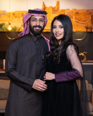 Elham Ali Instagram - انتظرونا أنا و #خالد_صقر في حلقة خاصة من #يوم_التأسيس_بودكاست
بمناسبة يومنا الغالي😍🇸🇦 على @thaqafeyah 
ويعرض على منصة #شاهد مجاناً @shahid.vod 
نشوفكم بكرا مع ضيفنا #محمد_الروقي
معلومات باذن الله نقدر نفيد ونستفيد منها 🥹🤍
@mbcpodcastsofficial 
@rose_designer11 
@kld_sqr
@abdulrahmanamjad 
@mohannad_am