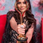 Elham Ali Instagram - ‎اعمل بهدوء ، ودع النجاح يصنع الضجيج 🏆 ‎فرحانة بتكريمي في مهرجان #ضيافه #diafa ‎بدورته السابعه، شكراً لكل العائلة الداعمة لي، واتمنى القادم يكون اجمل واجمل يارب العالمين❤️🥹 ‎ومبروك لكل المكرمين في المهرجان ‎شكراً اهلي في الامارات على هذا التقدير ‎وربي يجمعنا دائماً على خير ❤️ Designer @tedkhoury Styled by @ziadalsaleh Jewelry @alfardanjewellery.dxb Makeup & hair @pascalezouein Photographer @mohannad_am Special thanks to.. @diafaofficial @mbctalent @abdulrahmanamjad #الهام_علي