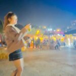 Elif Doğan Instagram - bazen süper kahramanlar buluşur ve partiler ⚡️💃🏻💥