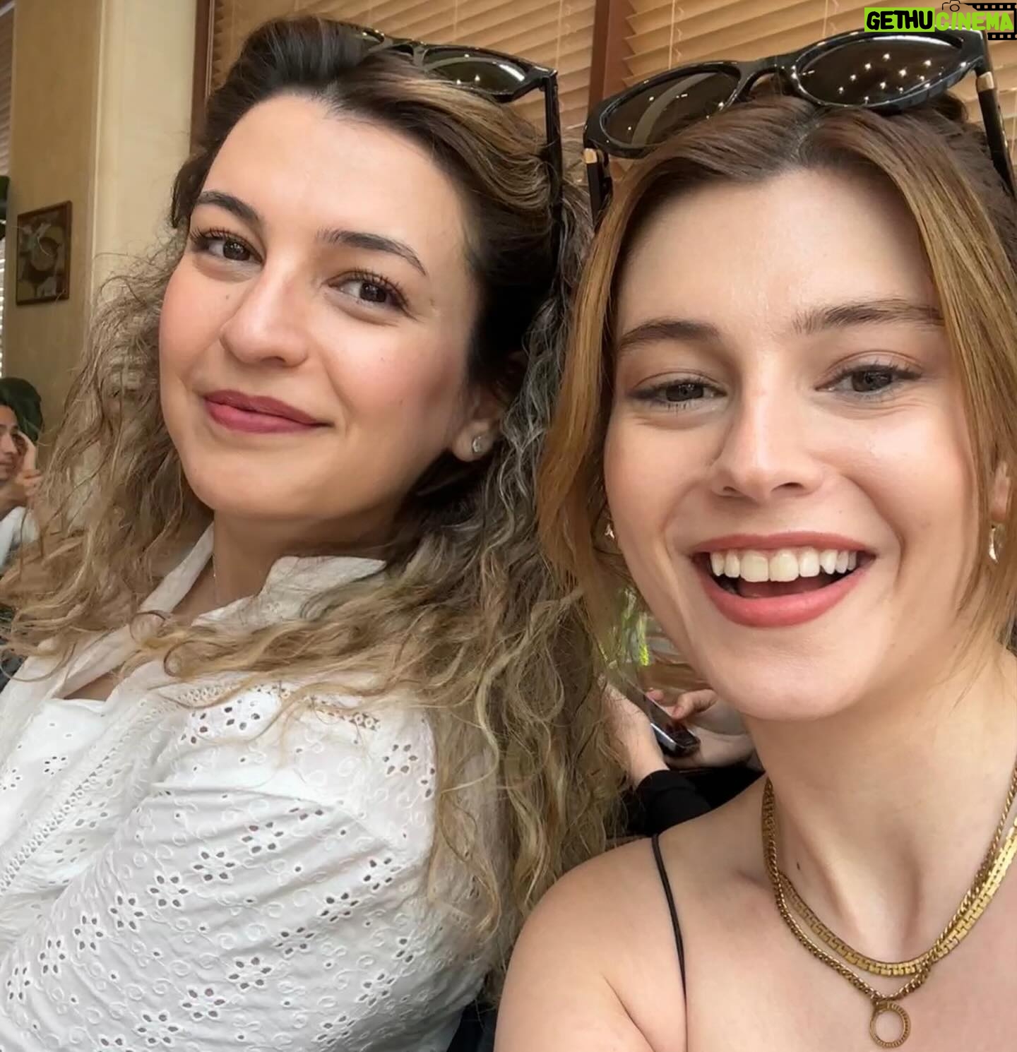 Elif Doğan Instagram - kırk yılda bir şarkı eklemeye çalıştım olmadı.. call me çalsanıza 🎧