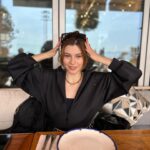 Elif Doğan Instagram - kırk yılda bir şarkı eklemeye çalıştım olmadı.. call me çalsanıza 🎧