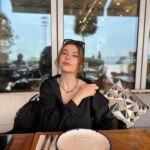 Elif Doğan Instagram - kırk yılda bir şarkı eklemeye çalıştım olmadı.. call me çalsanıza 🎧