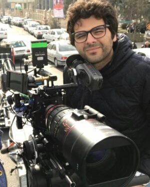 Elika Abdolrazzaghi Instagram - آرمان جانم از لحظه ای که رویا  گفت وارد سینما شدی ،اینقدر مطمئن بودم که به دلیل انرژی مثبتت ،خانواده مهربان و حامی و صداقت وجودت و انگیزه بینظیرت پله های ترقی را به سرعت طی خواهی کرد که سیمرغ بلورین آغازیست برای جوایز ارزنده تر که صد البته پیشاپیش لایقشان هستی ،این آغاز بر تو مبارک