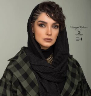 Elika Abdolrazzaghi Instagram - #الیکا_عبدالرزاقی
 #جشن_حافظ  #دنیای_تصویر Makeup by @maryamrahnama__ 
Hairstyle:@zara_wovenhair 
@marziehtofighi_hair 
@minanorozi_hairstyle 
Photography @falifilm
Dress designer: @elhamheydari.design