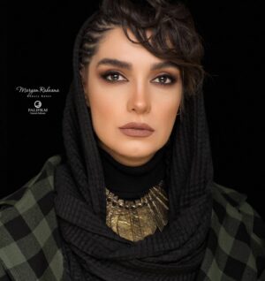 Elika Abdolrazzaghi Instagram - #الیکا_عبدالرزاقی
 #جشن_حافظ  #دنیای_تصویر Makeup by @maryamrahnama__ 
Hairstyle:@zara_wovenhair 
@marziehtofighi_hair 
@minanorozi_hairstyle 
Photography @falifilm
Dress designer: @elhamheydari.design