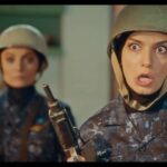 Elika Abdolrazzaghi Instagram - . «فوفو مسافری از کامادو» به فیلم‌نت می‌آید تابستون امسال یه مسافر کوچولو داریم!       «فوفو مسافری از کامادو»، تازه‌ترین محصول کودک و نوجوان پلتفرم «فیلم‌نت»، به کارگردانی میثم معراجی و تهیه‌کنندگی حسین بهمنی از سه‌شنبه ۱۳ تیر ۱۴۰۲ پخش می‌شود.    هر قسمت این سریال با قصه‌ و عنوانی مستقل منتشر خواهد شد. پیش‌بینی می شود این سریال و قصه فانتزی آن در تعطیلات تابستان مورد اقبال مخاطبان همیشگی کودک و نوجوان فیلم‌نت قرار گیرد.    جواد رضویان، الیکا عبدالرزاقی، بهراد خرازی، پاشا جمالی، رضا شفیعی‌جم، السا فیروزآذر، ستاره حسینی، سارا مقربی، محمدمهراد دادخواه با هنرمندی یدالله شادمانی، مجید افشاری، لاله صبوری و یوسف صیادی از جمله بازیگرانی هستند که در «فوفو مسافری از کامادو» نقش‌آفرینی کرده‌اند. همچنین فربد عشقی، ویهان معراجی و تامارا یکتا بازیگران کودک این سریال هستند.      فیلمنامه «فوفو مسافری از کامادو» را گروهی از نویسندگان شامل سلمان خورشیدی، حسام حیدری، نگین موسوی، کاوه مرحمتی، شیما اسماعیلی و میثم معراجی به سرپرستی سلمان خورشیدی نوشته‌اند. همچنین بازنویسی فیلمنامه این سریال برعهده حسام حیدری و مجید افشاری بوده است.     @filmnetnews @fofo_series @meysam.meraji