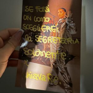 Elisa De Panicis Instagram - TONIGHT !!!
 Se io fossi un uomo 
New music FUORI A MEZZANOTTE !! 

Saprei come farla sentire sempre adeguata .. 
non agitata .. tenerla stretta NON IMPROGIONATA .. 
farla sentire libera .. di cambiare strada .. 
perché la fiducia ripaga .