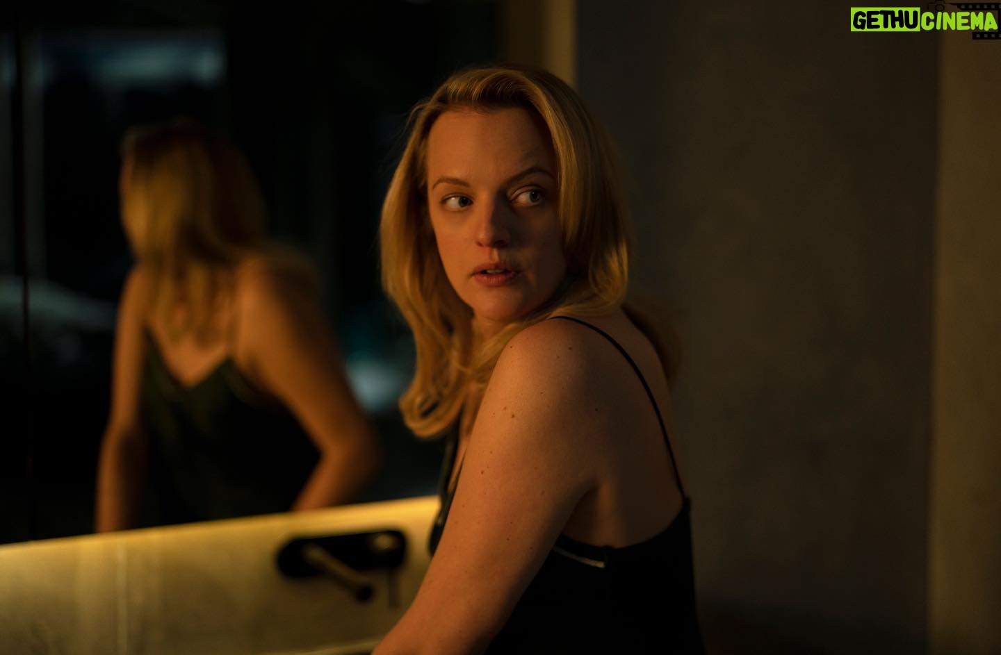 Elisabeth Moss Instagram - 🔪 2•28•2020 🔪@theinvisiblemanmovie #theinvisibleman