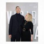 Elisabeth Moss Instagram - I hate him... I really hate him.. I swear... ❤️ @ojacksoncohen @theinvisiblemanmovie