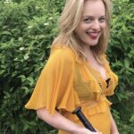 Elisabeth Moss Instagram - 💛😛💛 @loveandsqualorpictures @appletvplus #shininggirls