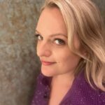 Elisabeth Moss Instagram - 💁🏼‍♀️ @latelateshow @chloehartstein @danielmartin @tommy_buckett @joannavargasnyc @joannavargas @handmaidsonhulu #thehandmaidstale