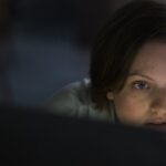 Elisabeth Moss Instagram - First 3 episodes now streaming on @appletvplus #shininggirls 🐝⏳🪐 @loveandsqualorpictures