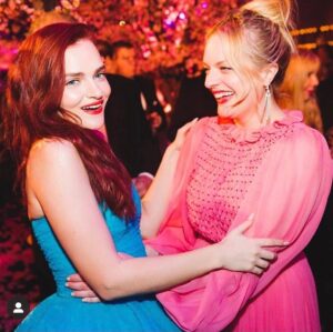 Elisabeth Moss Instagram - 💖💃🏼💖 @handmaidsonhulu #sagawards #handmaidstale